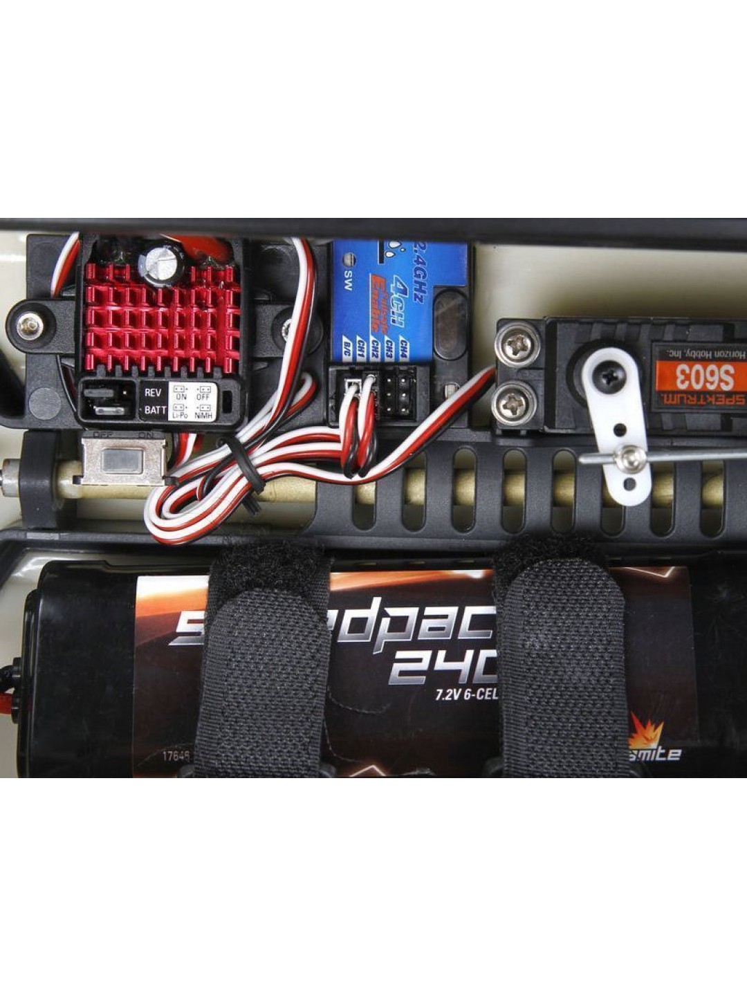 Радиоуправляемый катер ProBoat Stealthwake 23 Brushed Deep-V RTR