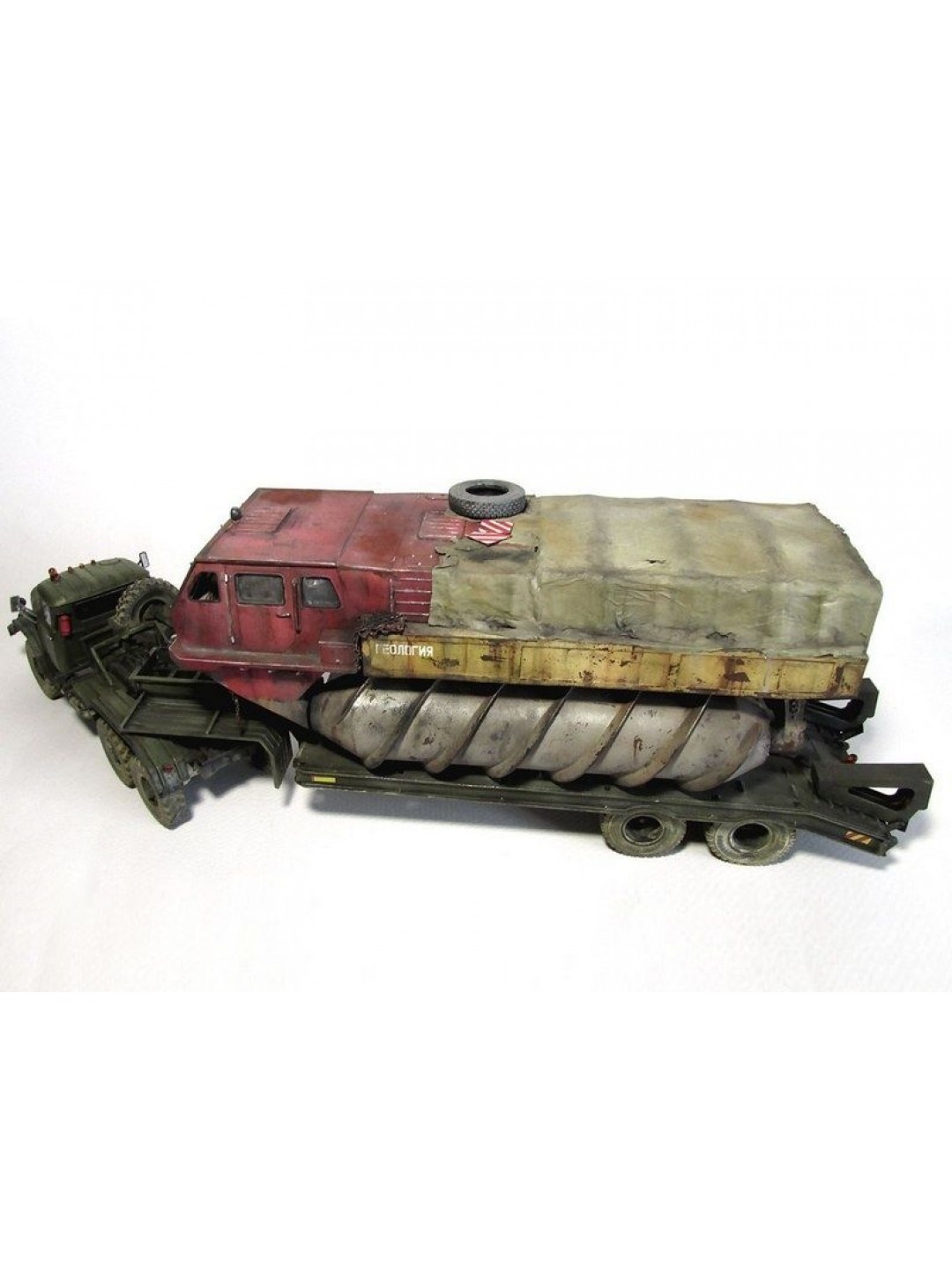 Сборная модель AVD Шнекороторный снегоболотоход ЗИЛ-4904, 1/43