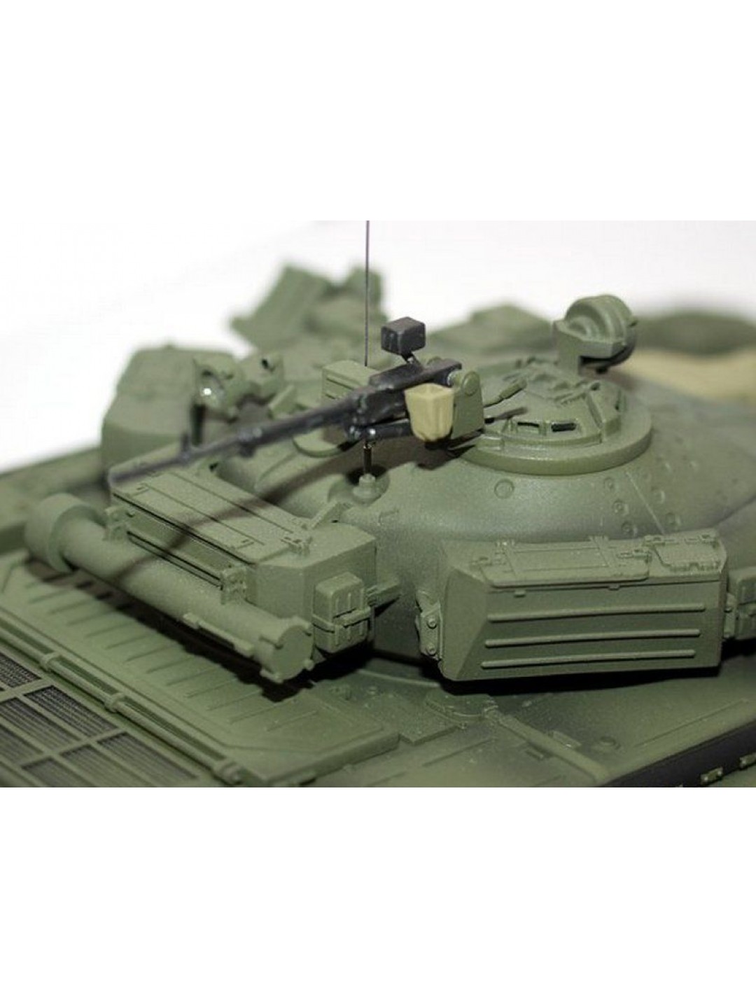 Сборная модель ZVEZDA Советский основной боевой танк Т-72Б, 1/35