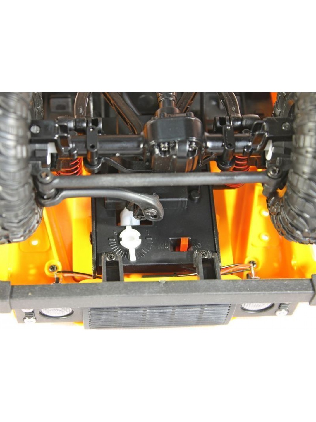 Радиоуправляемая машина MN MODEL английский пикап Defender (песочный) 4WD 2.4G 1/12 RTR