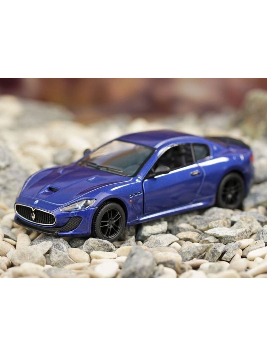 Машина Kinsmart 1:38 Maserati GranTurismo MC Stradale инерция (1/12шт.) б/к