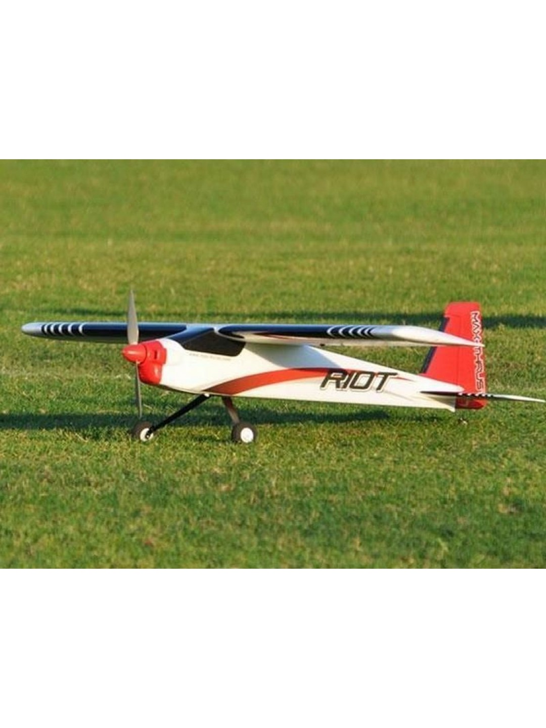 Радиоуправляемый самолет Top RC Riot 1400мм 2.4G 4-ch LiPo RTF