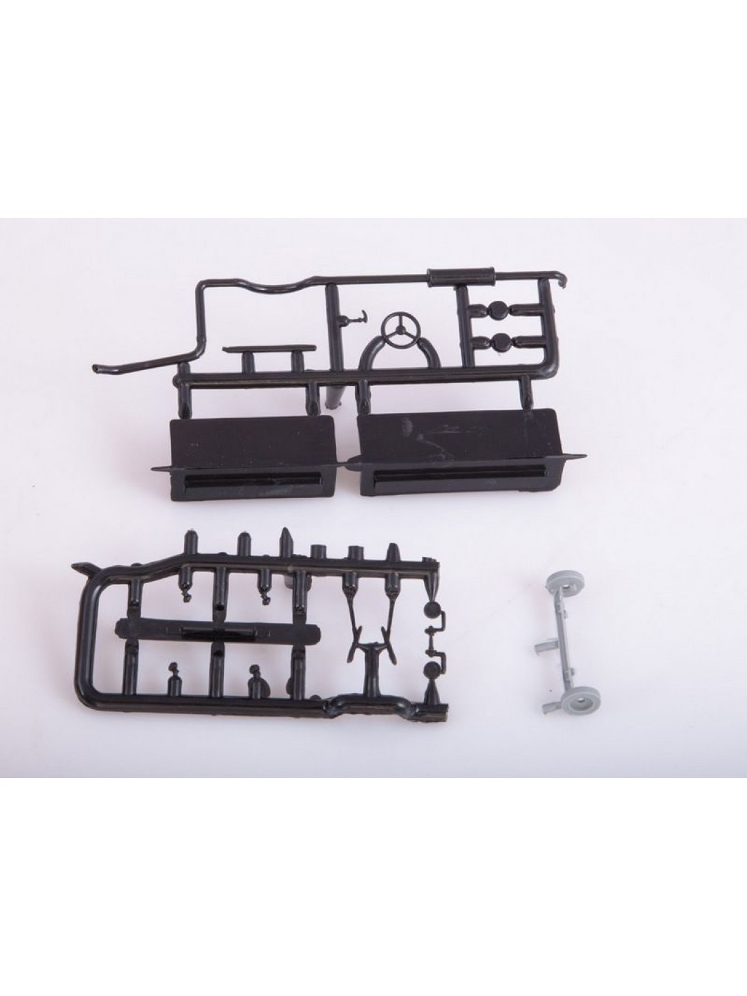 Сборная модель AVD Автобус КАГ-3, 1/43