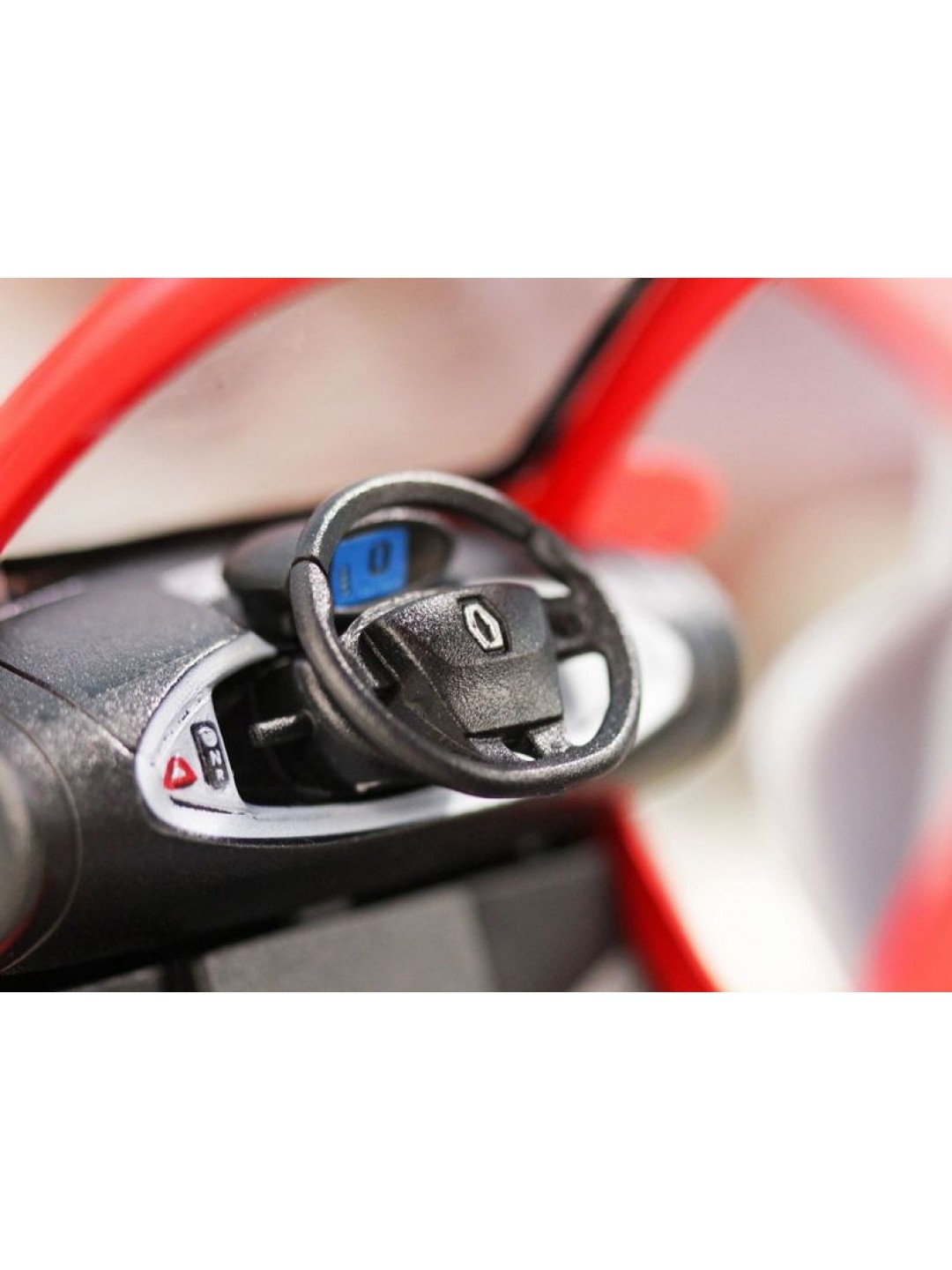 Машина Kinsmart Twizy инерция (1/12шт.) 12,5см б/к