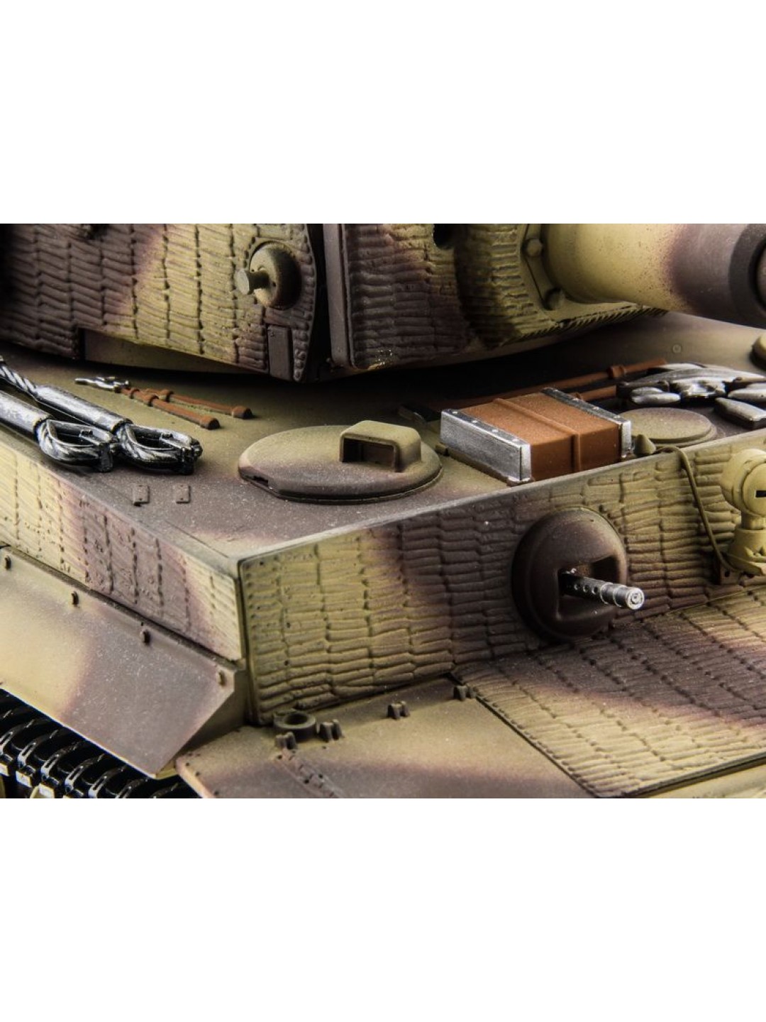 Р/У танк Taigen 1/16 Tiger 1 (Германия, поздняя версия) HC (для ИК танкового боя) 2.4G