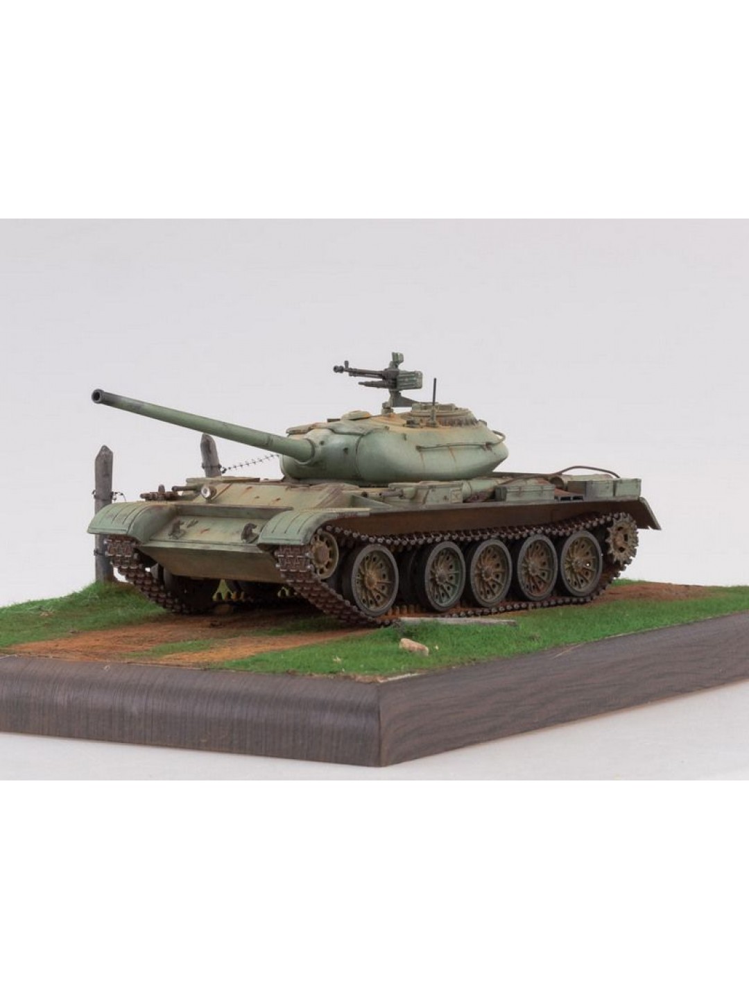 Сборная модель AVD Средний танк T-54-1, 1/43