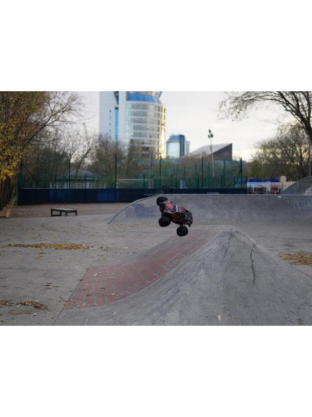 Радиоуправляемый монстр Remo Hobby MMAX (синий) 4WD 2.4G 1/10 RTR