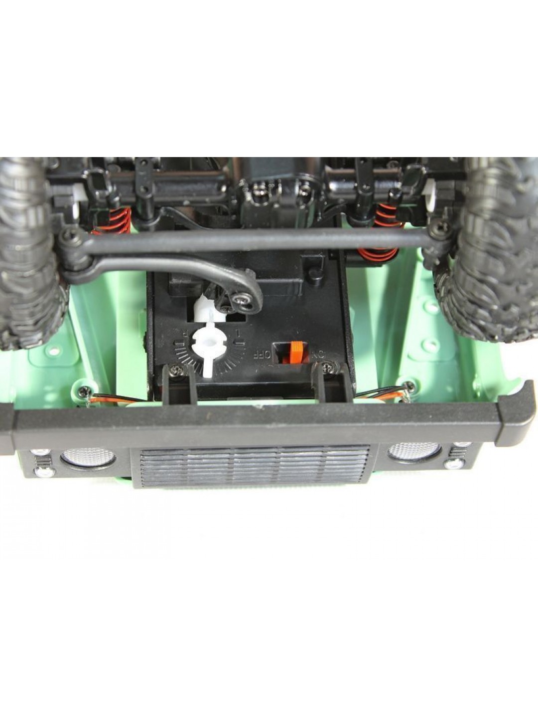 Радиоуправляемая машина MN MODEL английский внедорожник Defender (зеленый) 4WD 2.4G 1/12 RTR