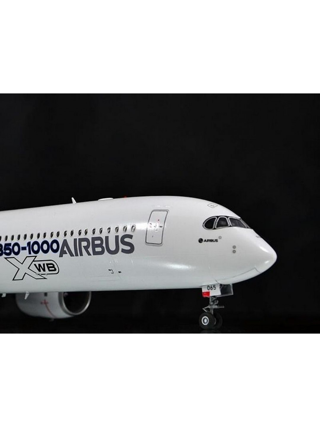 Сборная модель ZVEZDA Пассажирский авиалайнер Аэробус А-350-1000, 1/144