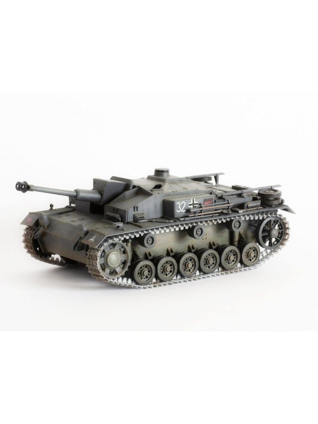 Сборная модель ZVEZDA Немецкое штурмовое орудие Штурмгешутц III (StuG III Ausf.F), 1/35