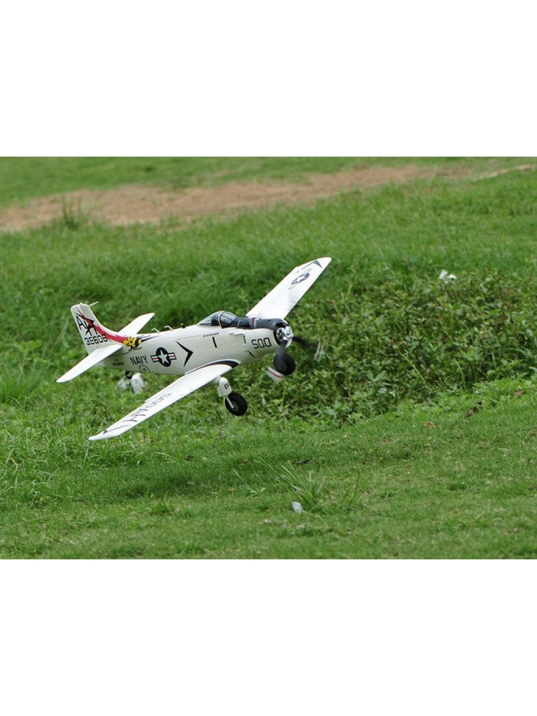 Радиоуправляемый самолет Top RC A1 Sky Raider белый 800мм 2.4G 4-ch LiPo RTF