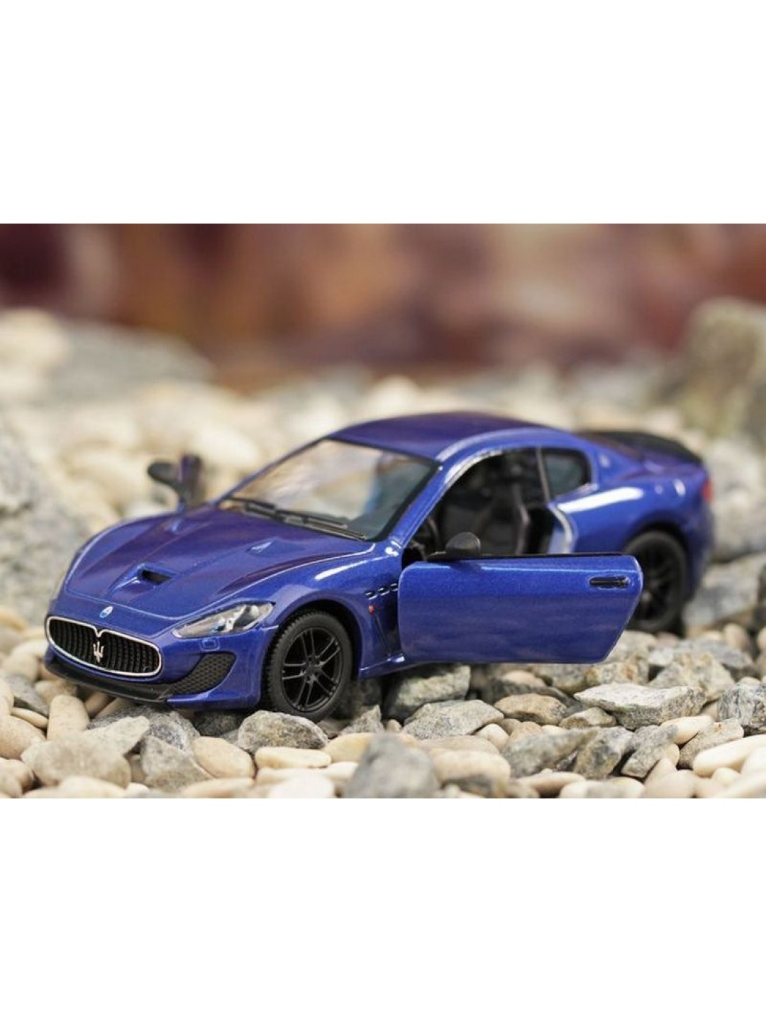 Машина Kinsmart 1:38 Maserati GranTurismo MC Stradale инерция (1/12шт.) б/к