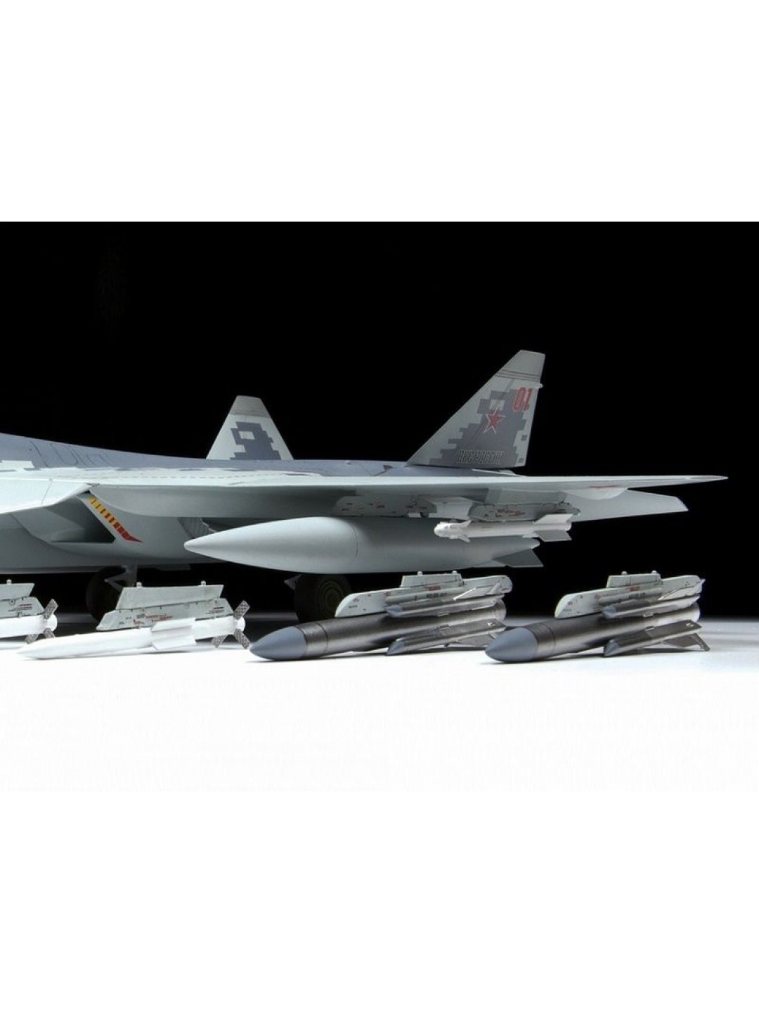 Сборная модель ZVEZDA Российский многофункциональный истребитель пятого поколения Су-57, 1/48