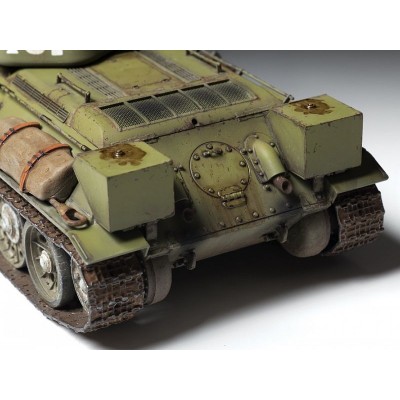 Сборная модель ZVEZDA Советский средний танк Т-34/76 обр. 1942 г., 1/35