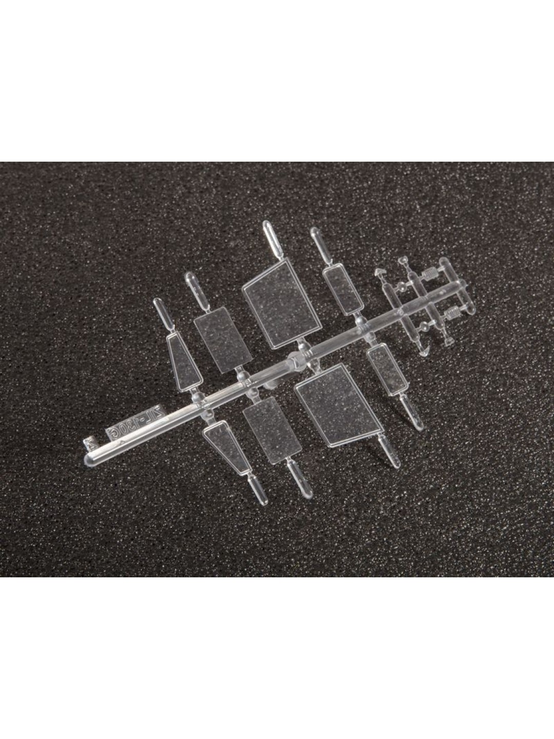 Сборная модель AVD Бортовой автомобиль ЗИЛ-130Г, 1/43