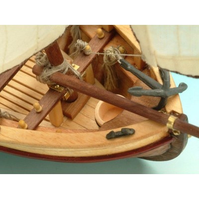 Сборная деревянная модель капитанской шлюпки корабля Artesania Latina SANTISIMA TRINIDAD, 1/50