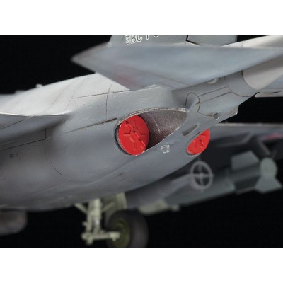 Сборная модель ZVEZDA Российский лёгкий бомбардировщик Як-130, 1/48