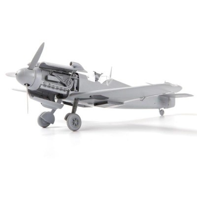 Сборная модель ZVEZDA Немецкий истребитель «Мессершмитт» BF-109 F2, подарочный набор, 1/48