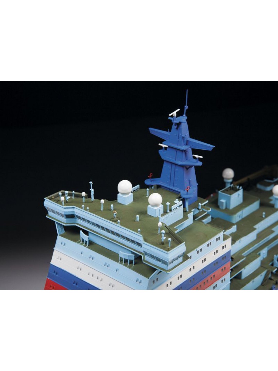 Сборная модель ZVEZDA Российский атомный ледокол проект 22220 "Арктика", 1/350