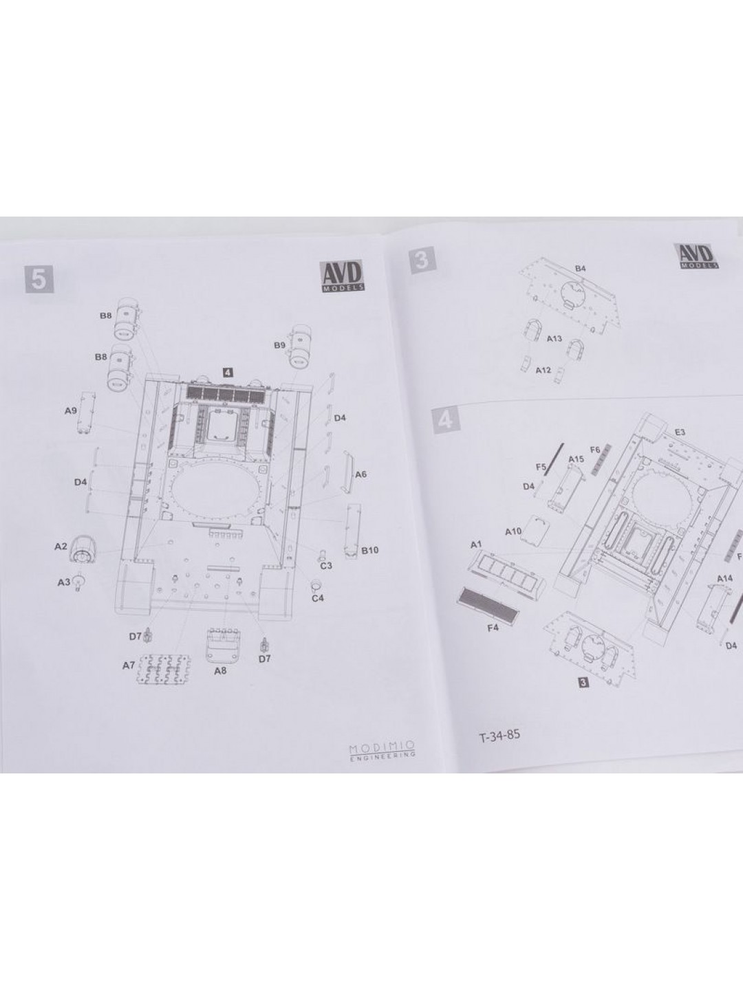 Сборная модель AVD Средний танк T-34-85, 1/43