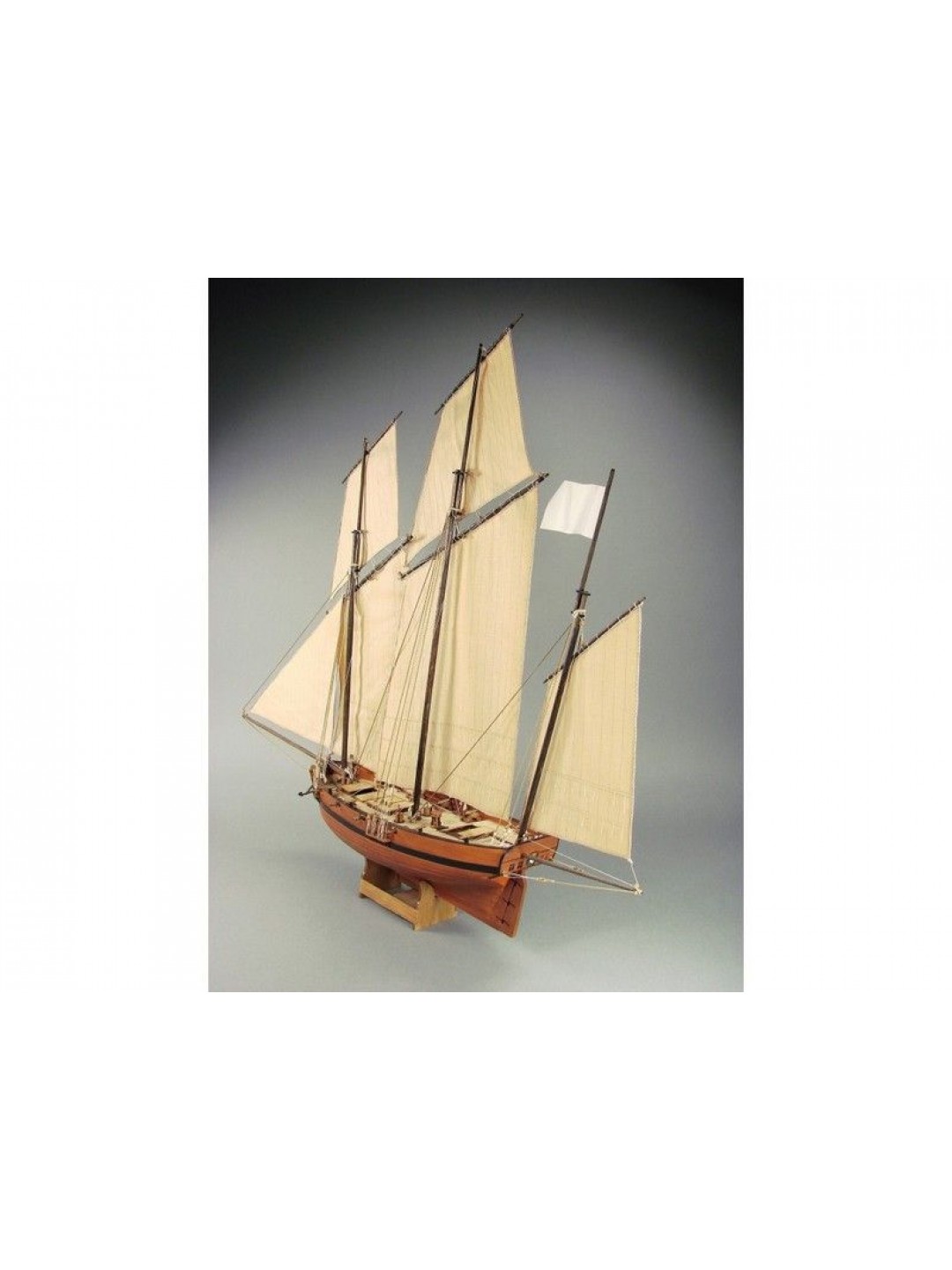 Сборная картонная модель Shipyard люгер Le Coureur (№51), 1/96