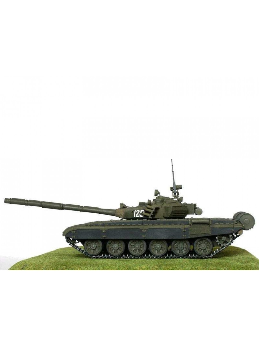 Сборная модель ZVEZDA Советский основной боевой танк Т-72Б, 1/35