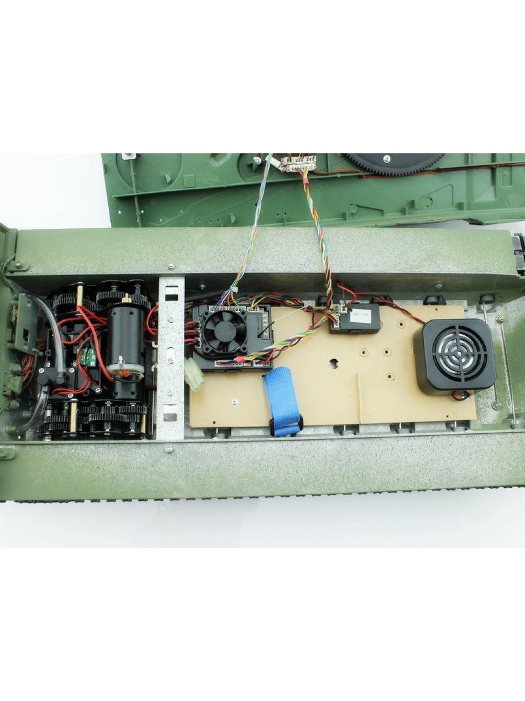 Радиоуправляемый танк Taigen 1/16 Leopard 2 A6 (Германия) САМО V3.0 2.4G RTR