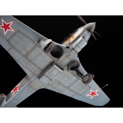 Сборная модель ZVEZDA Советский истребитель Як-9Д, 1/48