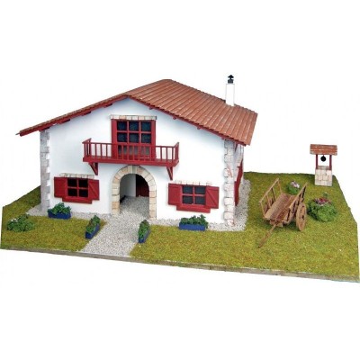 Сборная деревянная модель деревенского дома Artesania Latina Chalet kit de Caserío con carro, 1/72