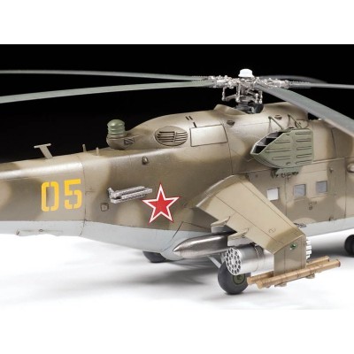 Сборная модель ZVEZDA Советский ударный вертолет Ми-24В/ВП, 1/48