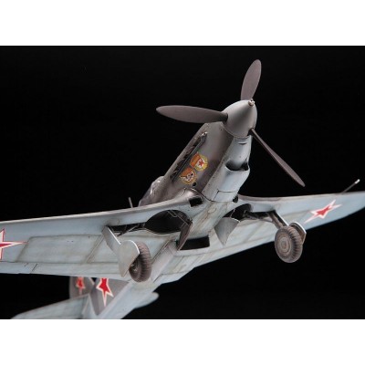 Сборная модель ZVEZDA Советский истребитель Як-9Д, 1/48