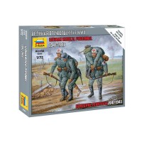 Сборные солдатики ZVEZDA Немецкие санитары, 1/72 Сборные солдатики ZVEZDA Немецкие санитары, 1/72