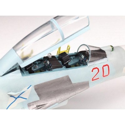 Сборная модель ZVEZDA Российский учебно-боевой самолёт Су-27УБ, 1/72